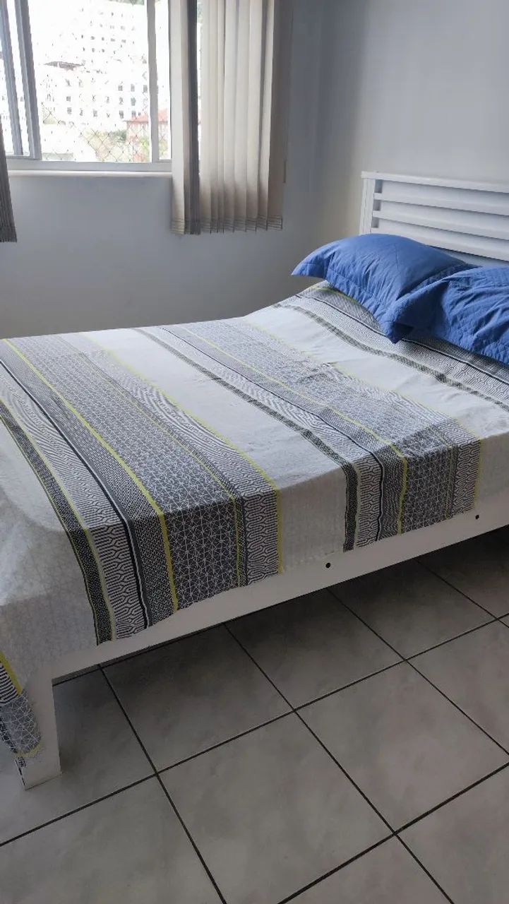 Cama casal com colchão 