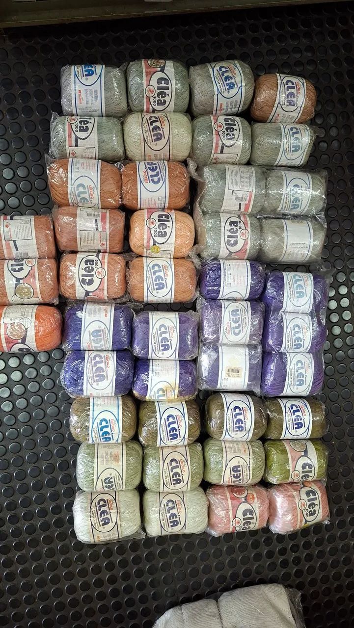 Lote 46 Linha Clea 1000, cores variadas 