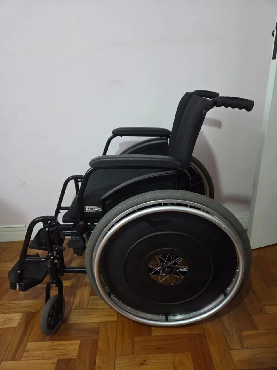 Cadeira de rodas seminova - Foto 2