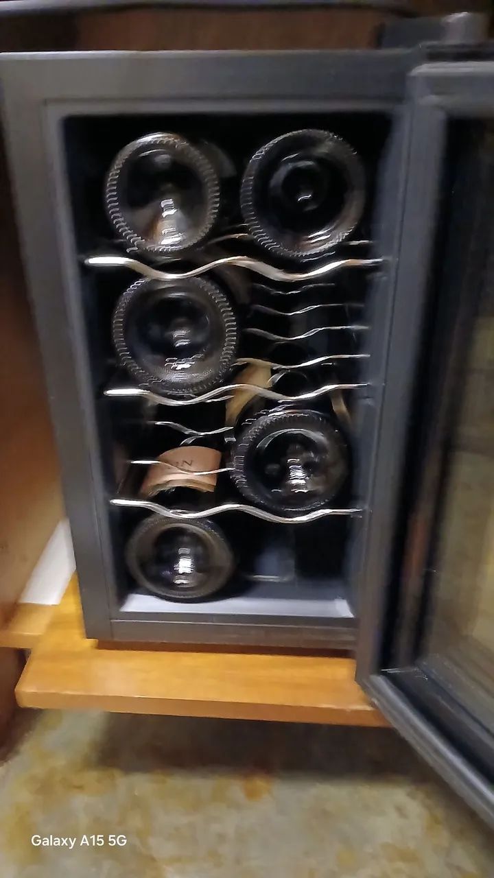 Adega com defeito não gela. - Foto 4