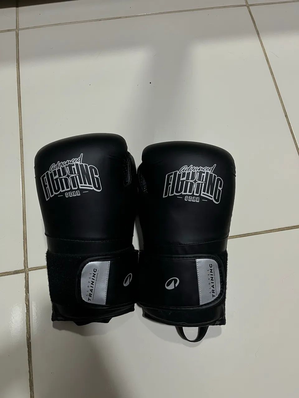 Saco de pancada e par de luvas decathlon - Foto 2