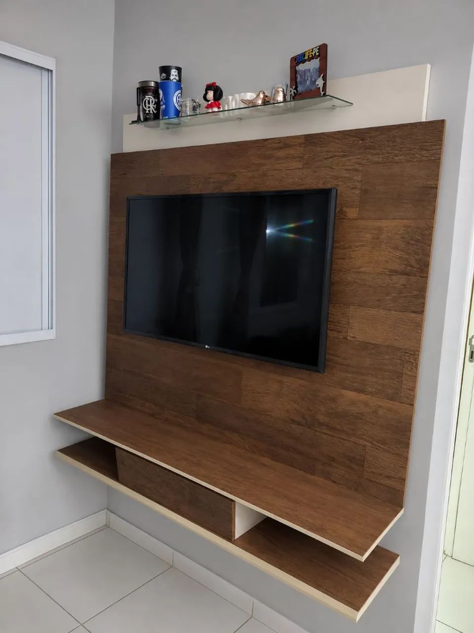 Painel com Rack suspenso 