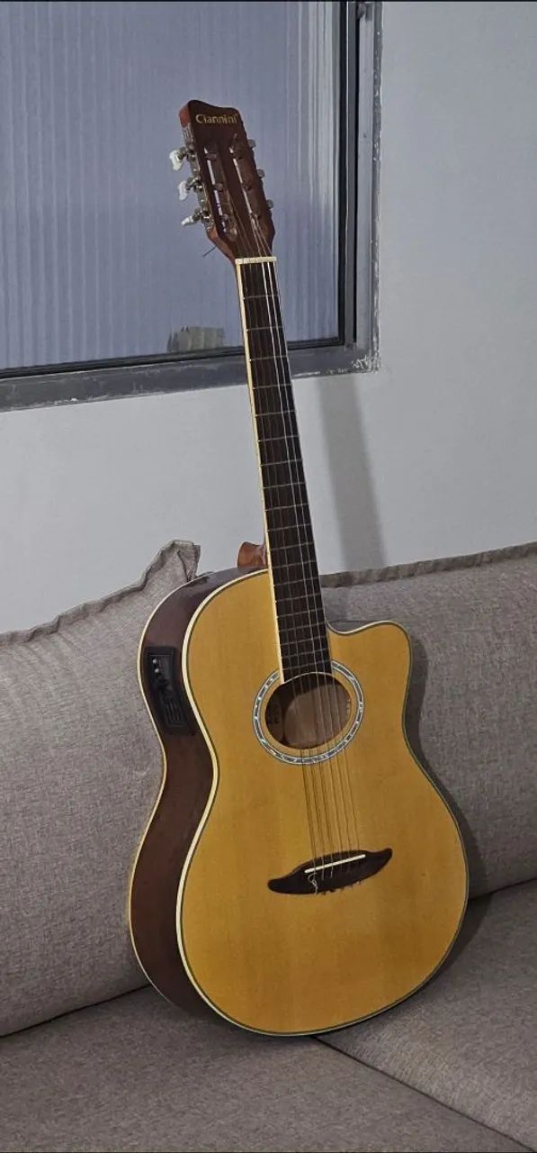 Violão Giannini