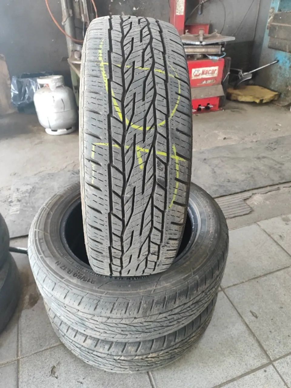 Pneus meia vida 215/60 R17