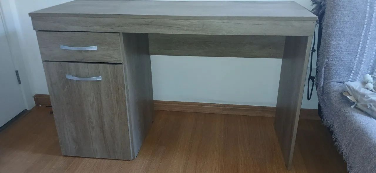 VENDO MESA PRA COMPUTADOR E NOTEBOOK