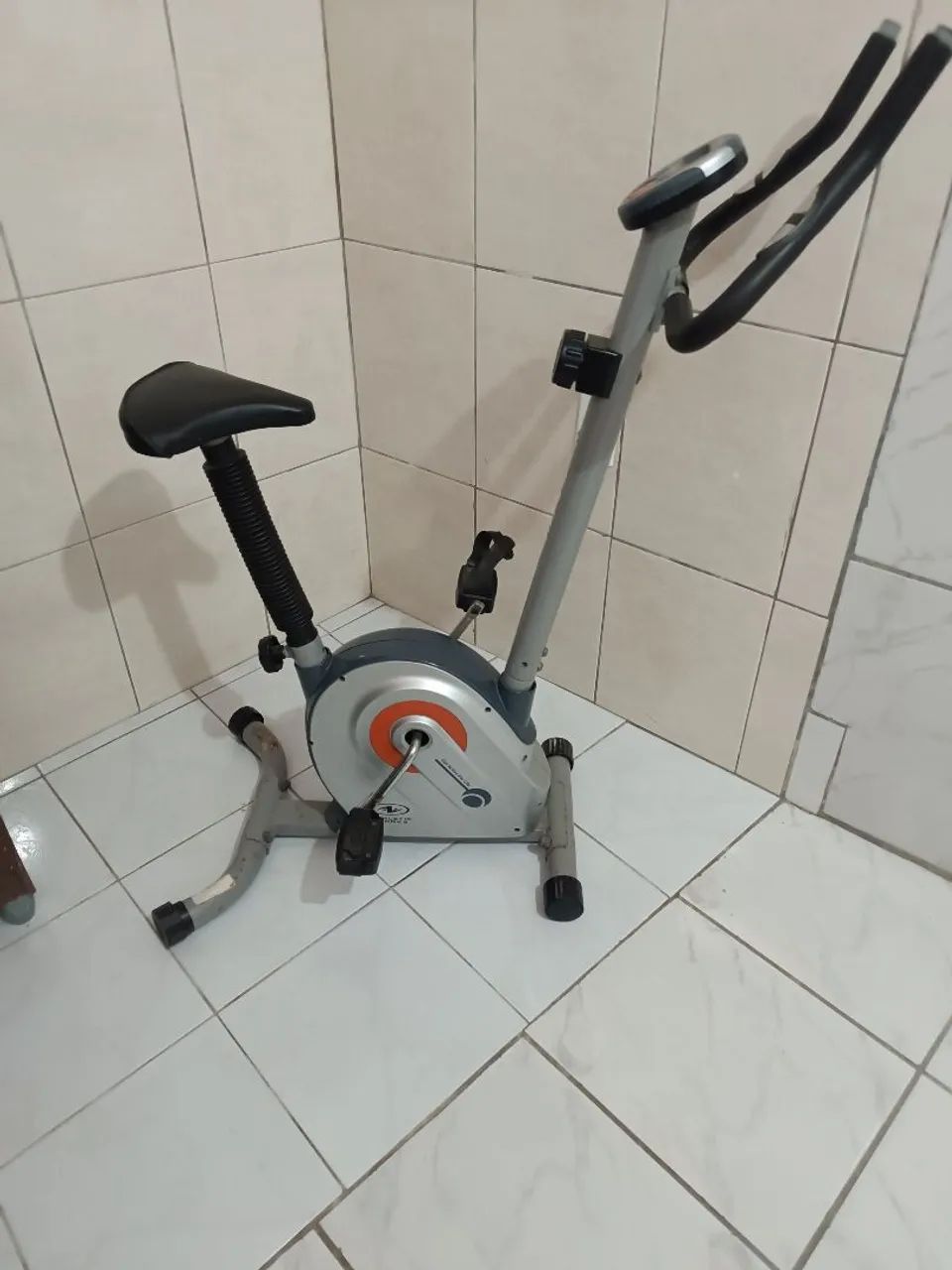 BICICLETA ERGOMÉTRICA 