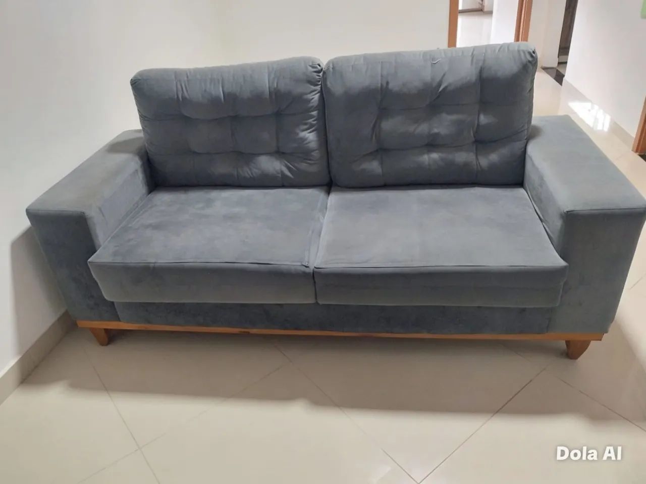 Sofa e mesa com 4 cadeiras  - Foto 2