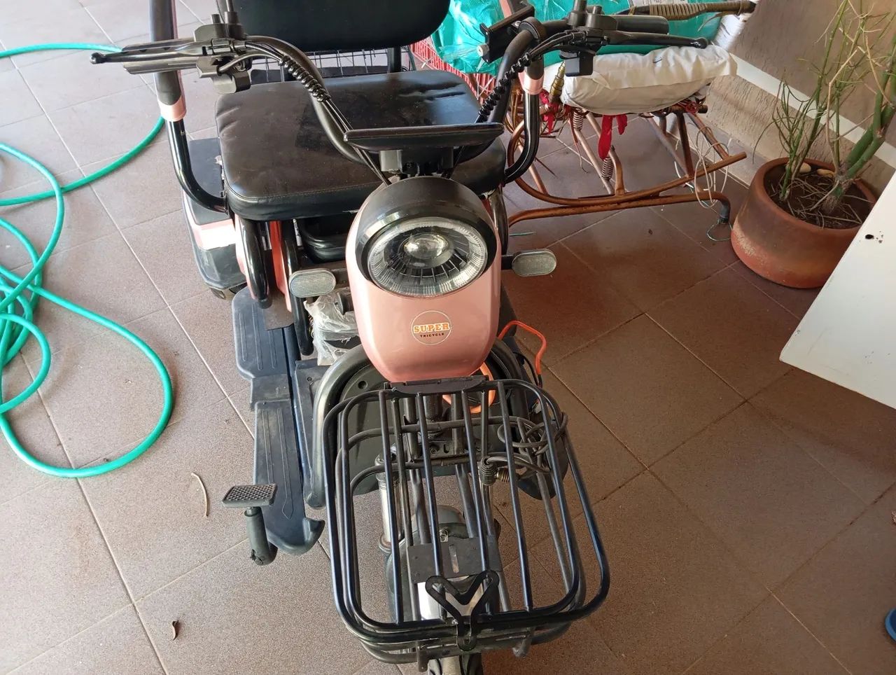 Triciclo elétrico 
