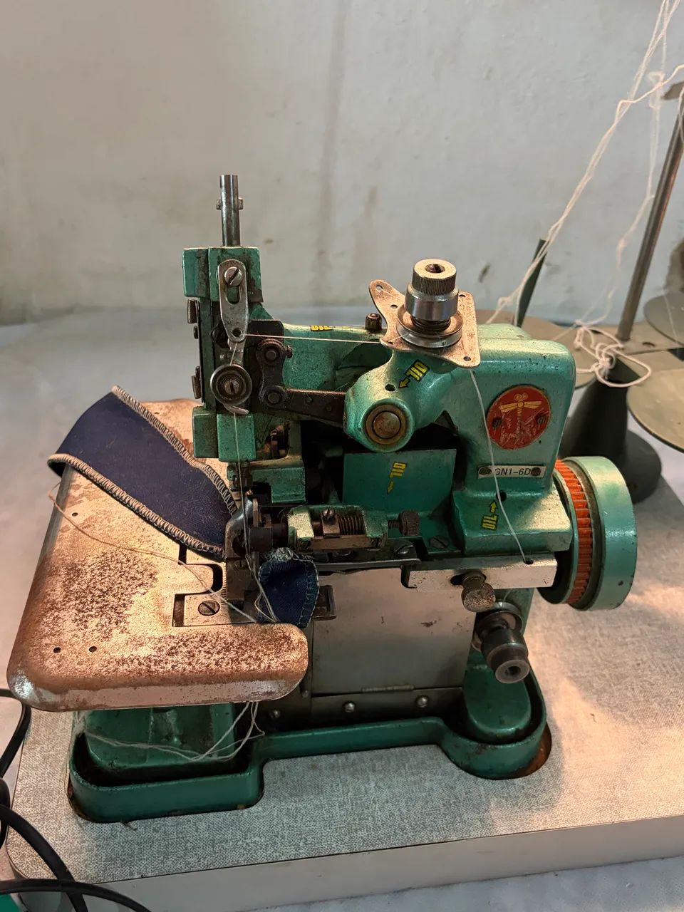Máquina Overlock portátil  - Foto 5