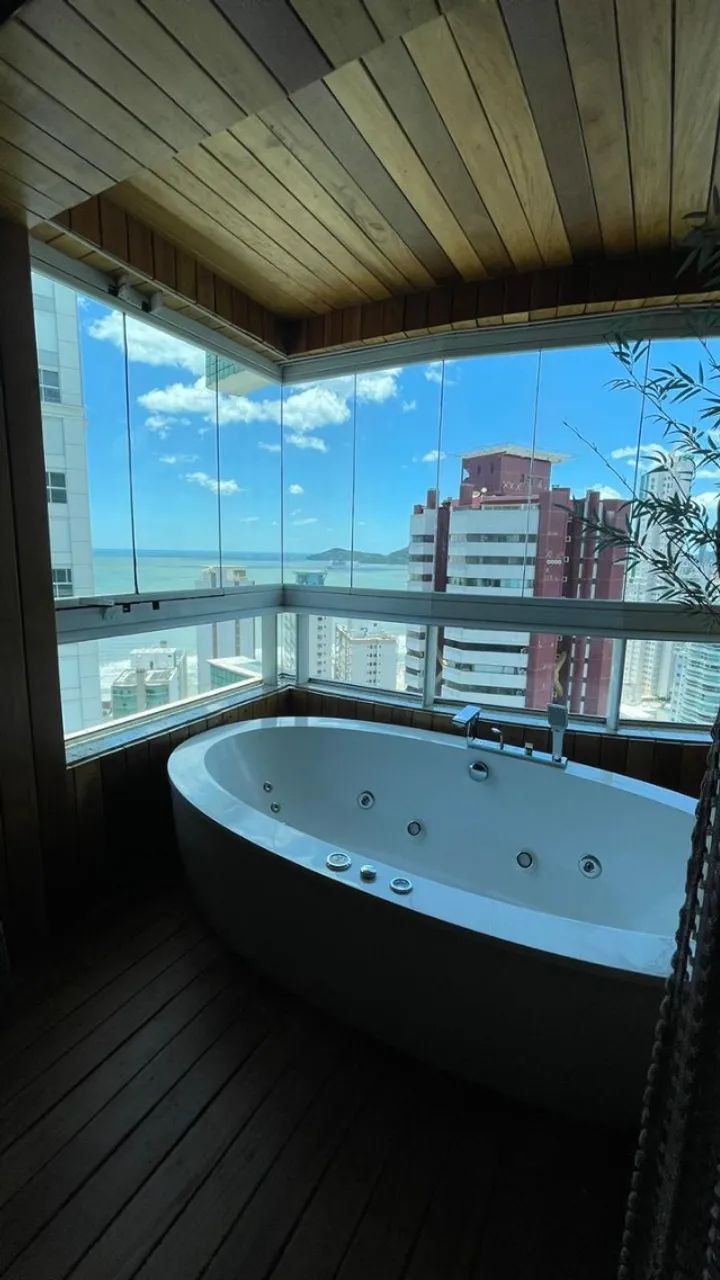 Locação anual apartamento 3 suítes centro, Balneário Camboriú