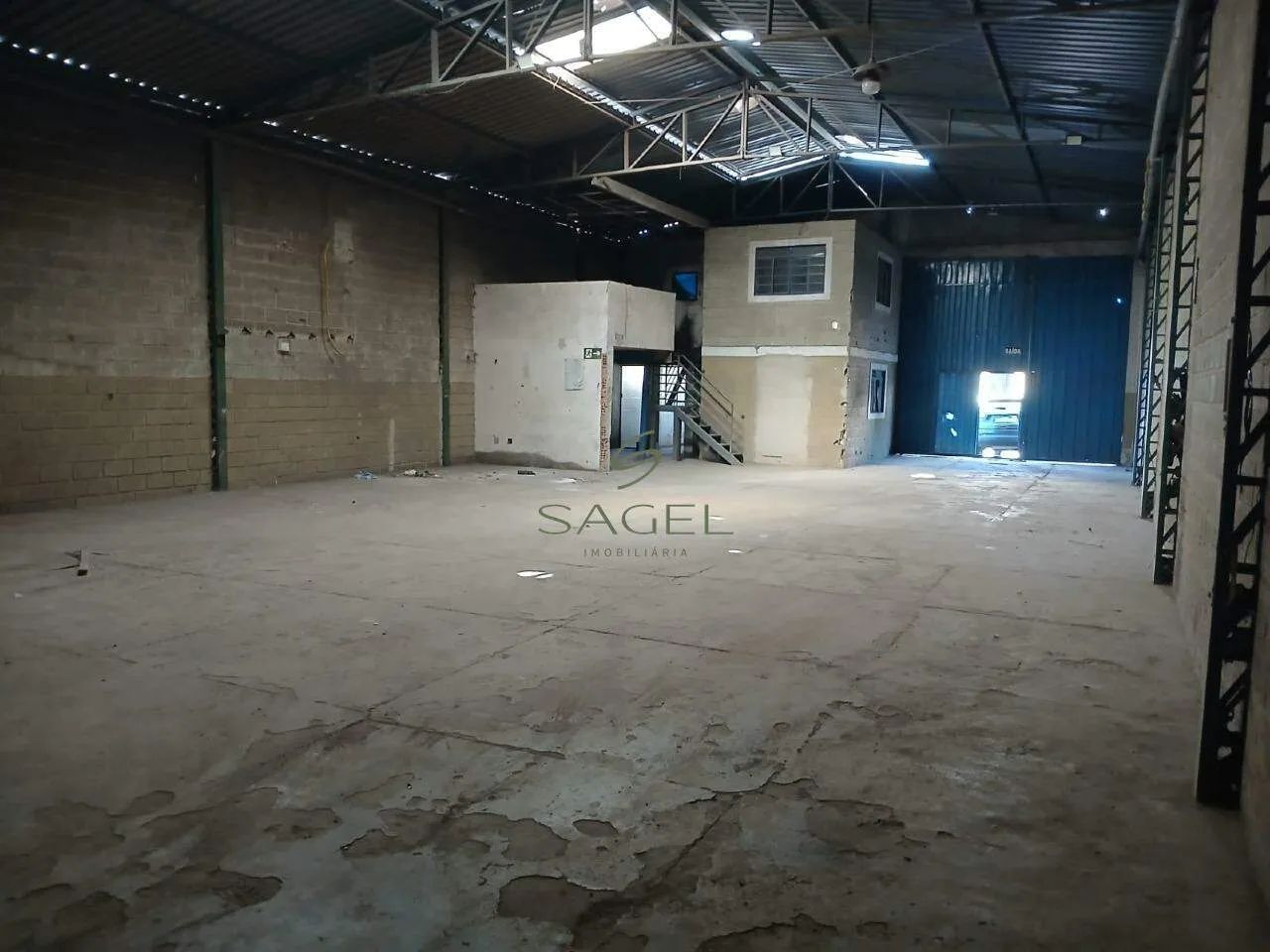 Galpão com 360m² para alugar no Jardinópolis