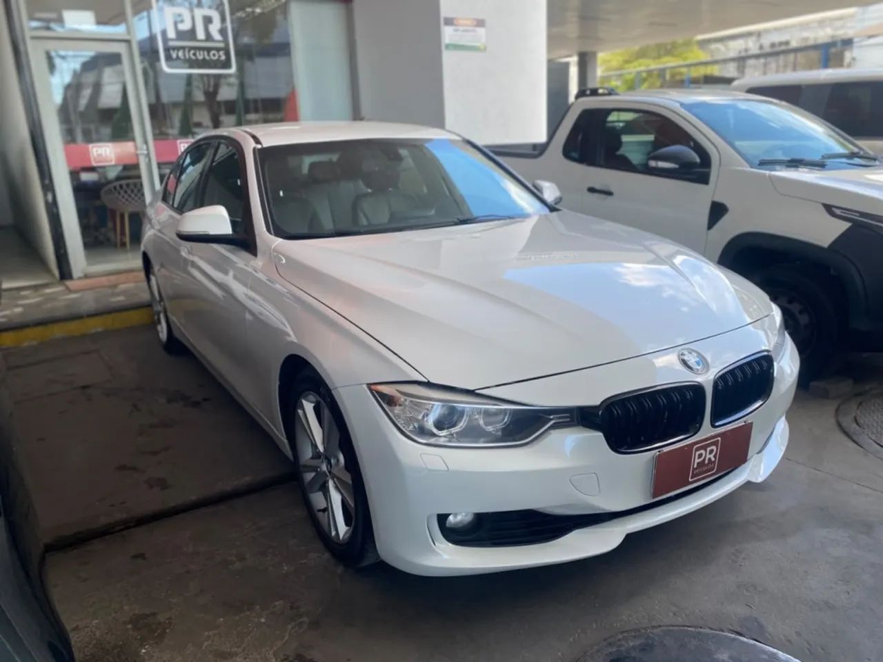 BMW 320I 2.0 16V TURBO GASOLINA 4P AUTOMÁTICO 2014