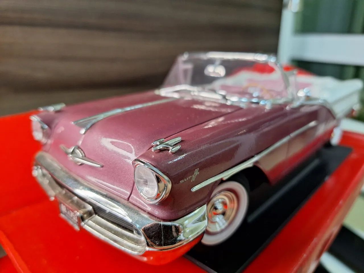 Na caixa, 1:18, Oldsmobile Super88