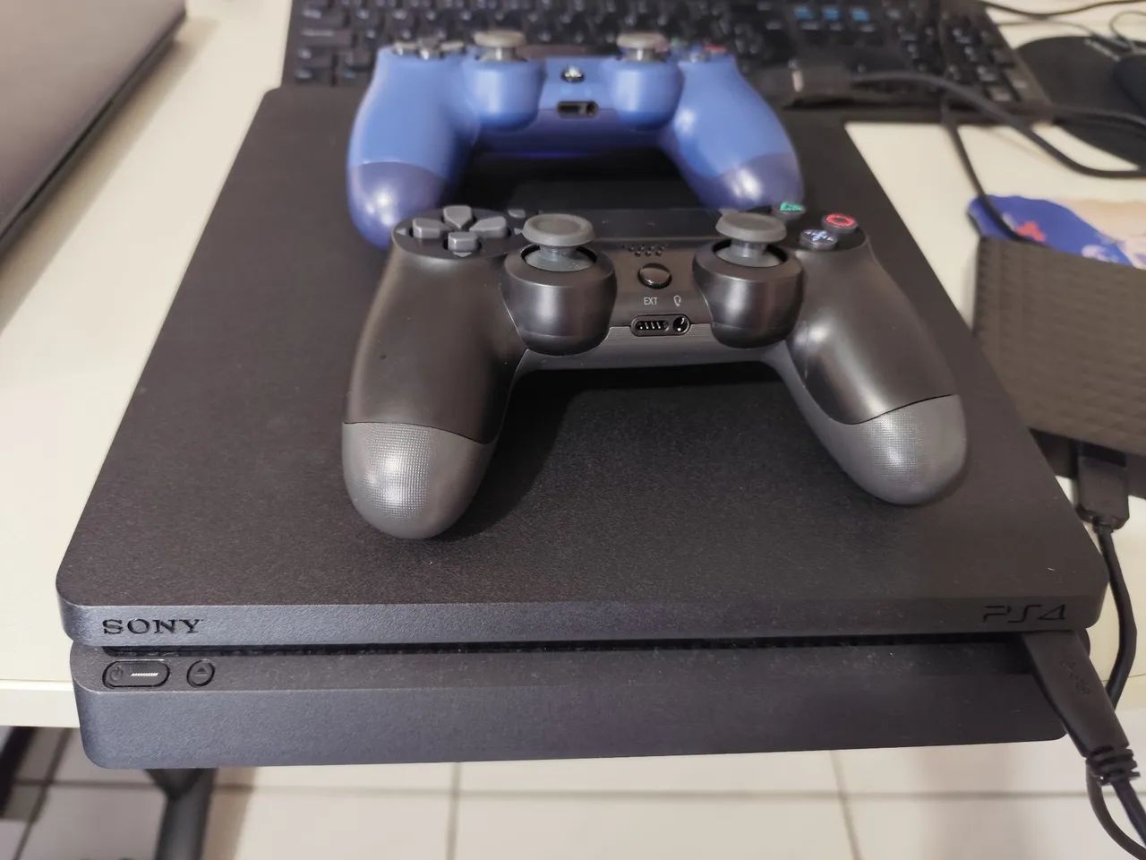 PS4 SLIM 1 tera desbloqueado 