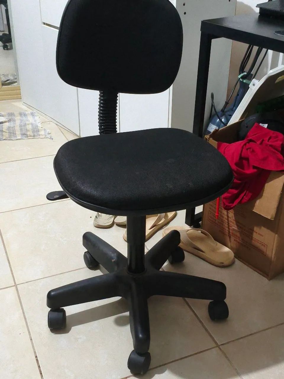 Cadeira escritório simples  - Foto 3