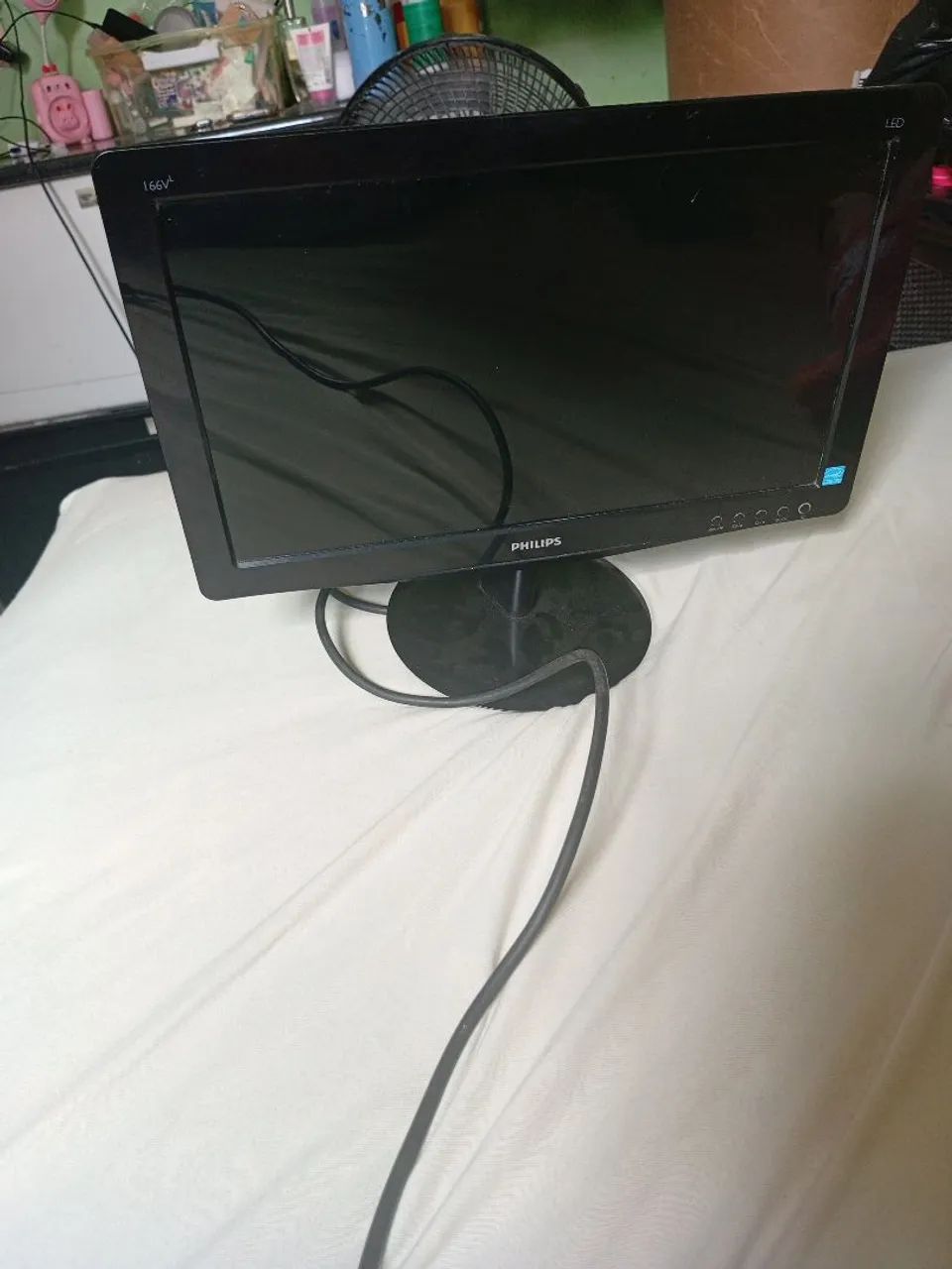 Monitor 14 polegadas funcionando perfeitamente sem manchas