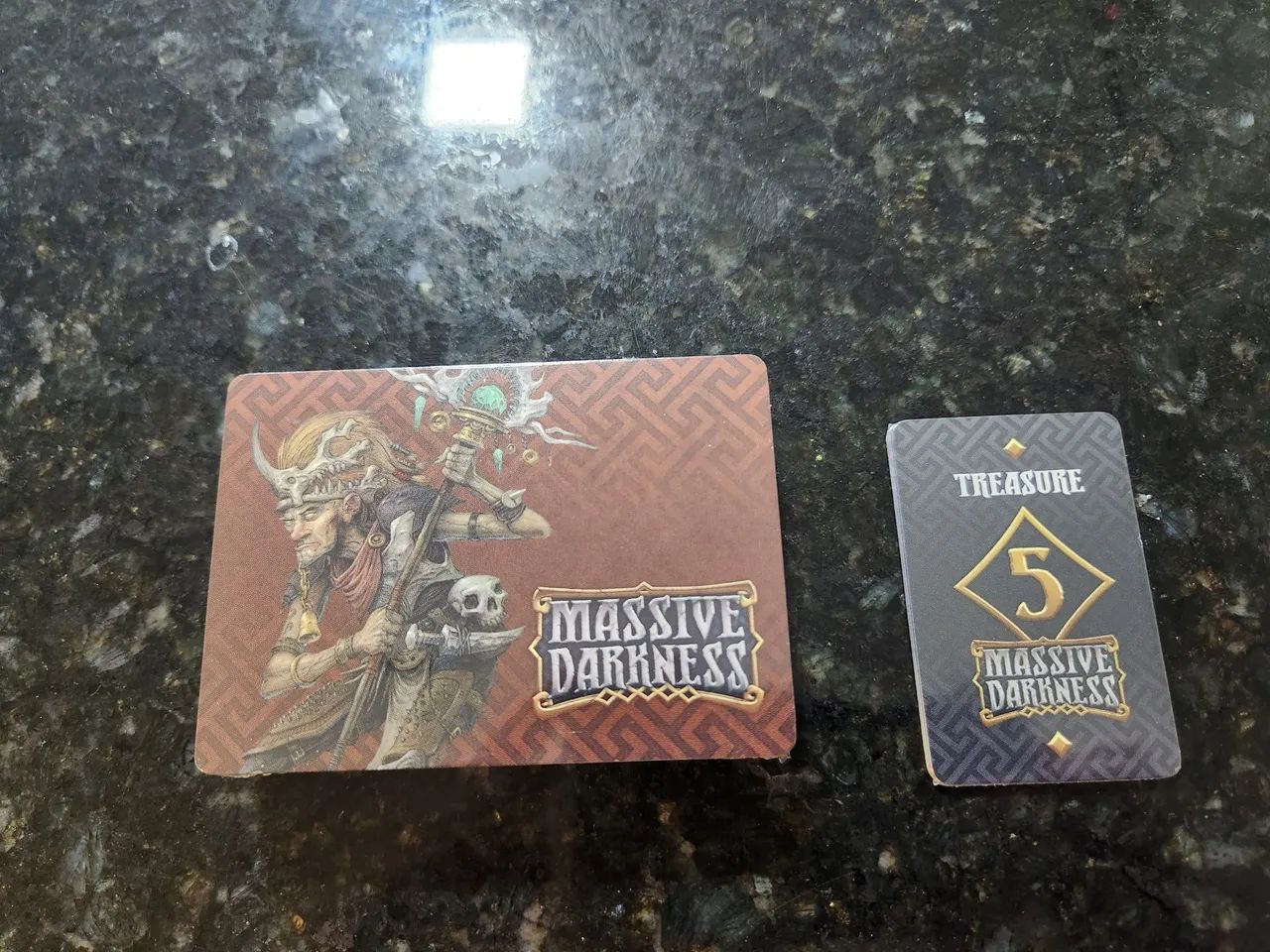 Cartas Crossover Massive darness e Zombicide Green horde - Foto 2