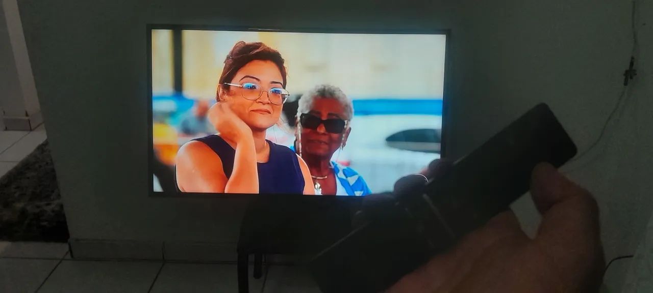 Tv Samsung smart 50 polegadas pega todos aplicativos linda de imagem zera - Foto 3