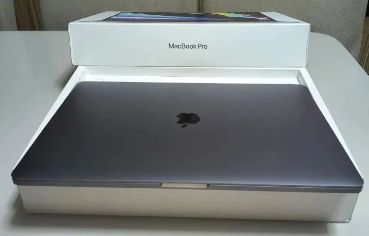 MacBook Pro 16,12019 Apple Intel Core i9 32 gb ramSSD 1 TB Radeon