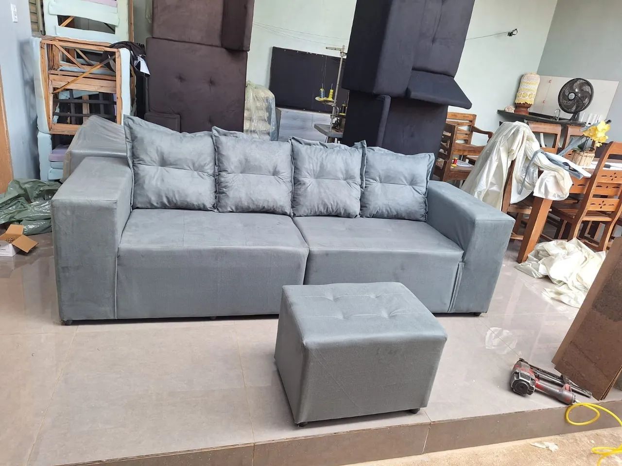 Sofá com puff $850 novo entrega grátis  - Foto 3