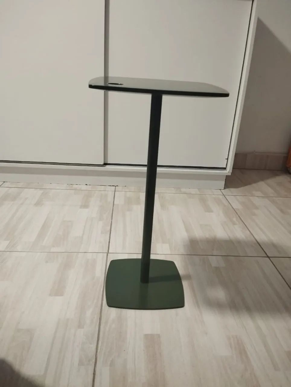 Mesa lateral de apoio. - Foto 4