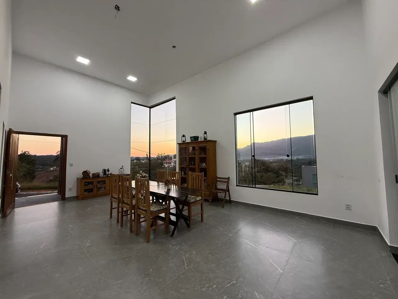 Casa linear 4 quartos com vista e piscina - Foto 5