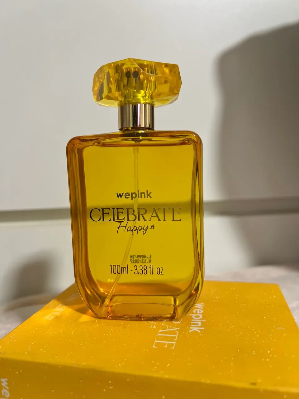 パーフェクション Perfection Model 735 Perfume WePink Celebrate Happy - Praticamente Novo! - Beleza e