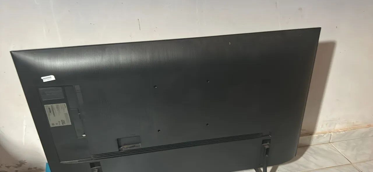Tv Samsung 50 polegadas oito meses de uso com a tela quebrada vendo para retirar peças  - Foto 4