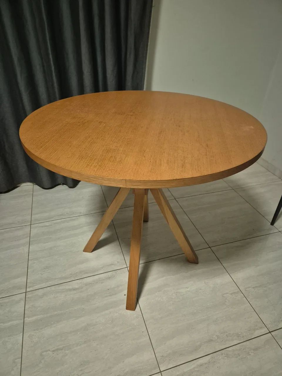 Mesa madeira redonda