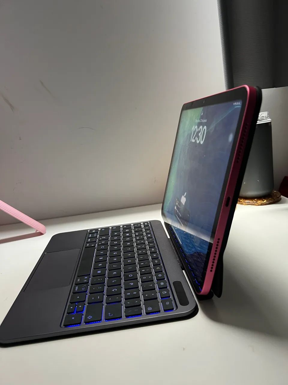 iPad Com Teclado e Caneta digital  - Foto 4