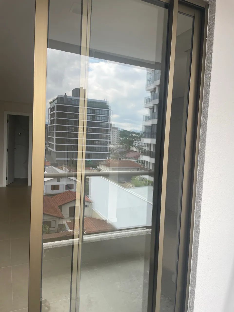 Porta-janela de alumínio nova - retirada de apartamento novo - Foto 2