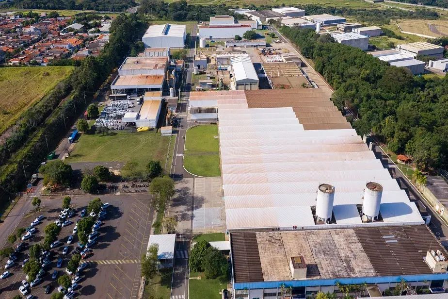 Galpões e Lotes em condomínio industrial - Foto 4