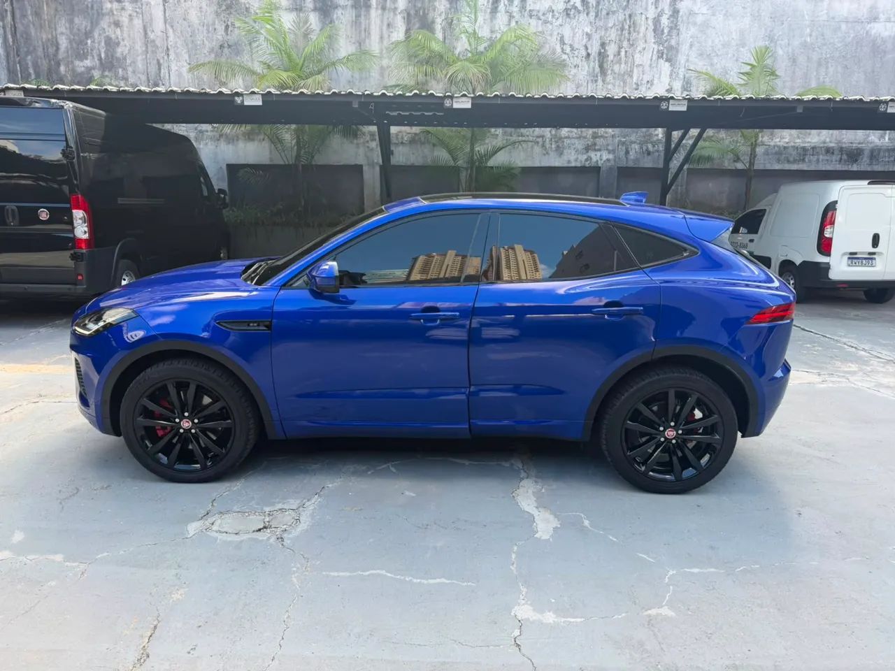 Jaguar E-Pace R-dynamic SE 2.0 AWD 300cv Aut. 2018 - Foto 3