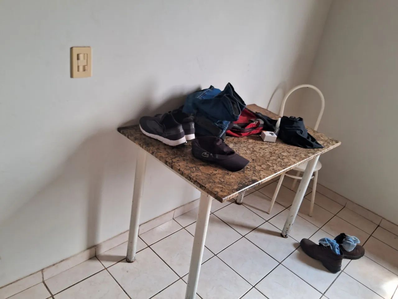 Vendo cama,guarda roupa ,mesa tudo - Foto 4