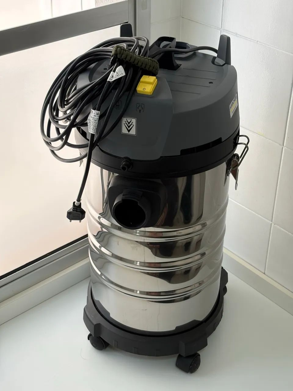 Extratora e Lavadora Karcher Puzzi 10/30