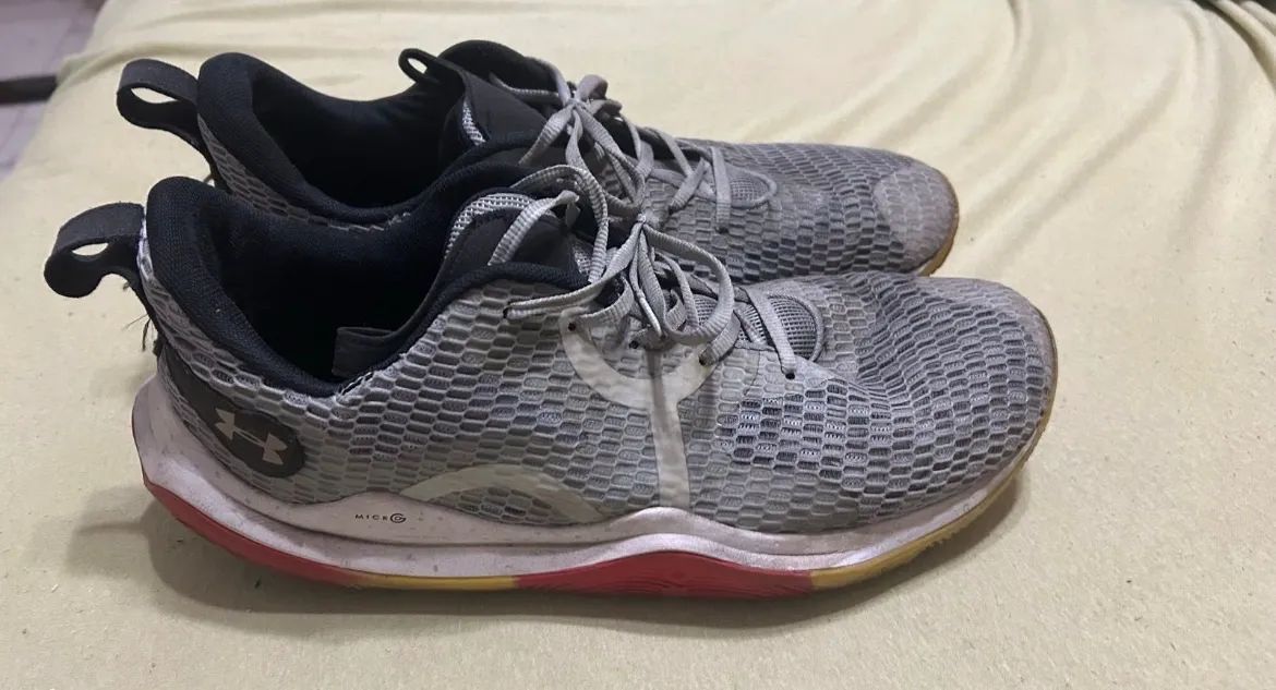 Tênis under armour 48