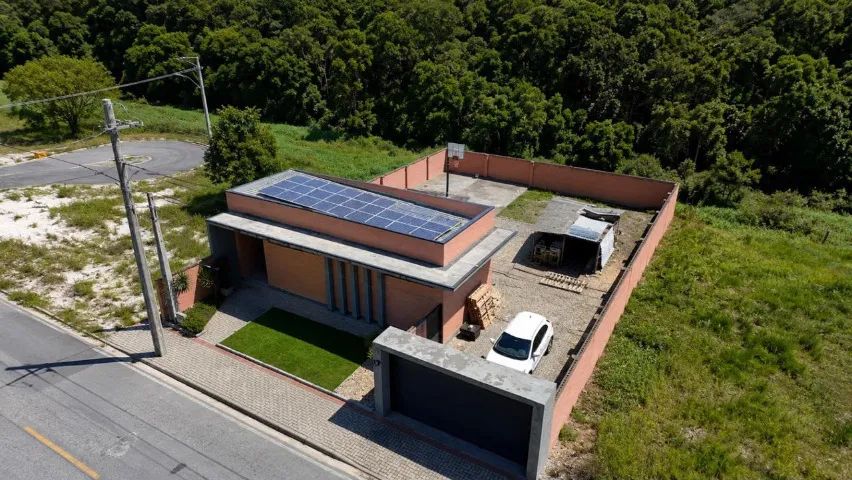 Terreno de 450 m2 c/ Conjunto Comercial no Lot. Bosque da Mata em Tijucas/SC