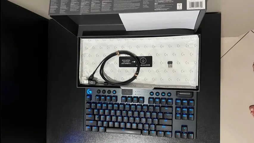 Teclado Logitech G915 X Lightspeed TKL - Foto 2