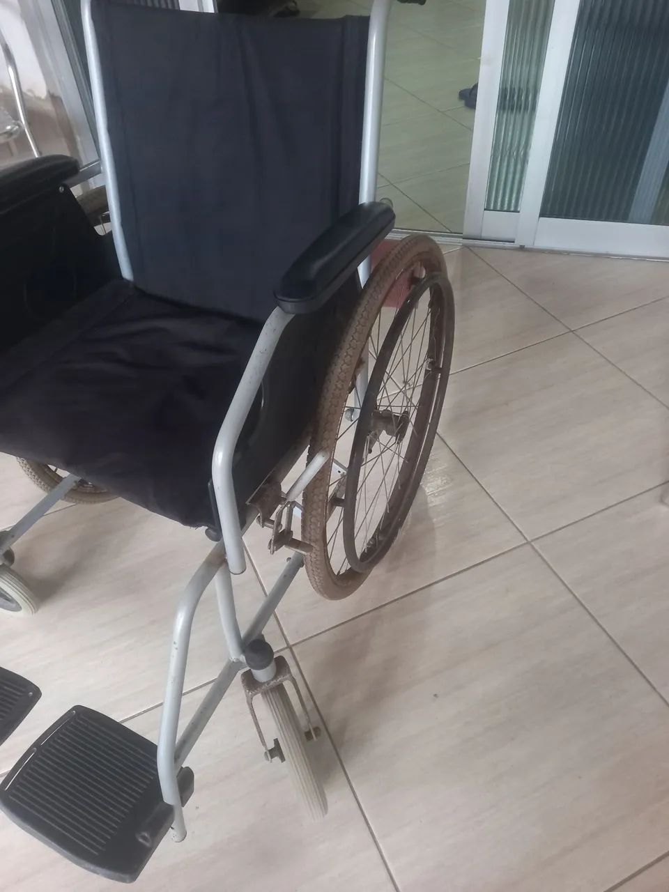 Cadeira de rodas  - Foto 2