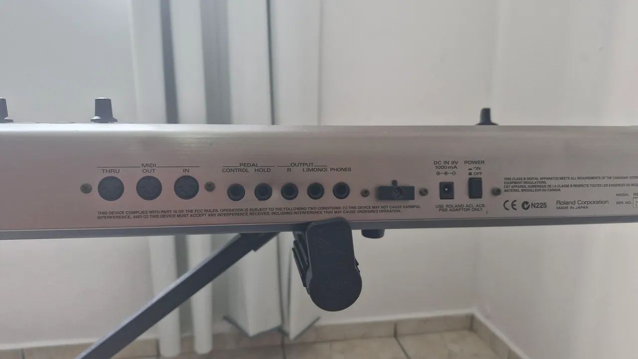 Piano, Teclado Roland RS-9 64-Voice Synthesizer - Instrumentos