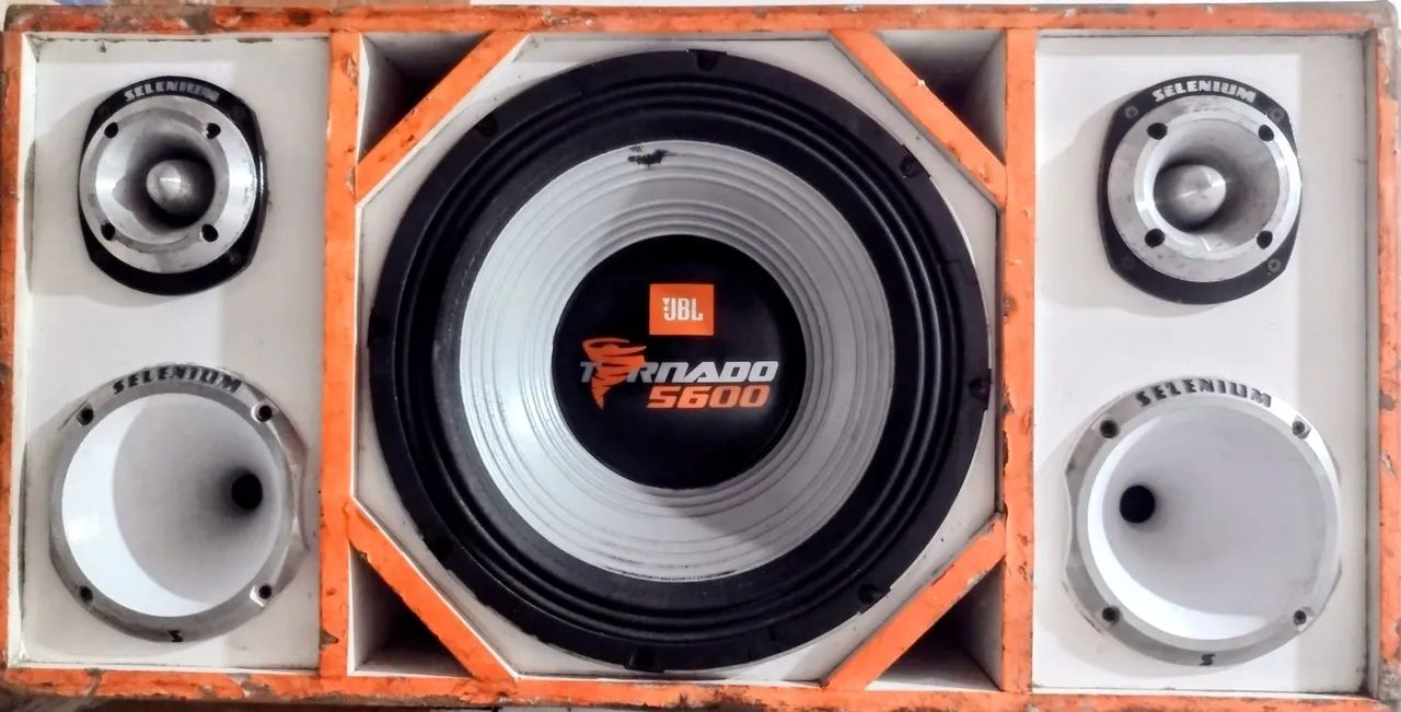 CAIXA TRIO SUB "15" COM 3.500 RMS TOTAL 