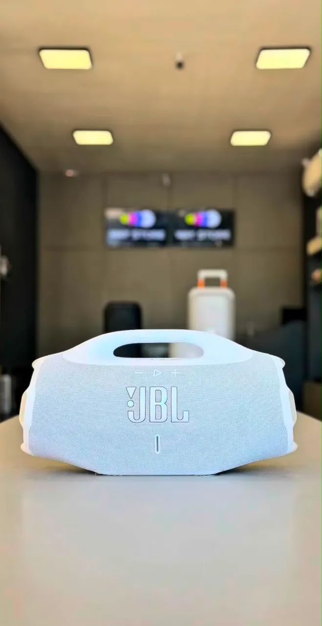 JBL boombox 4
