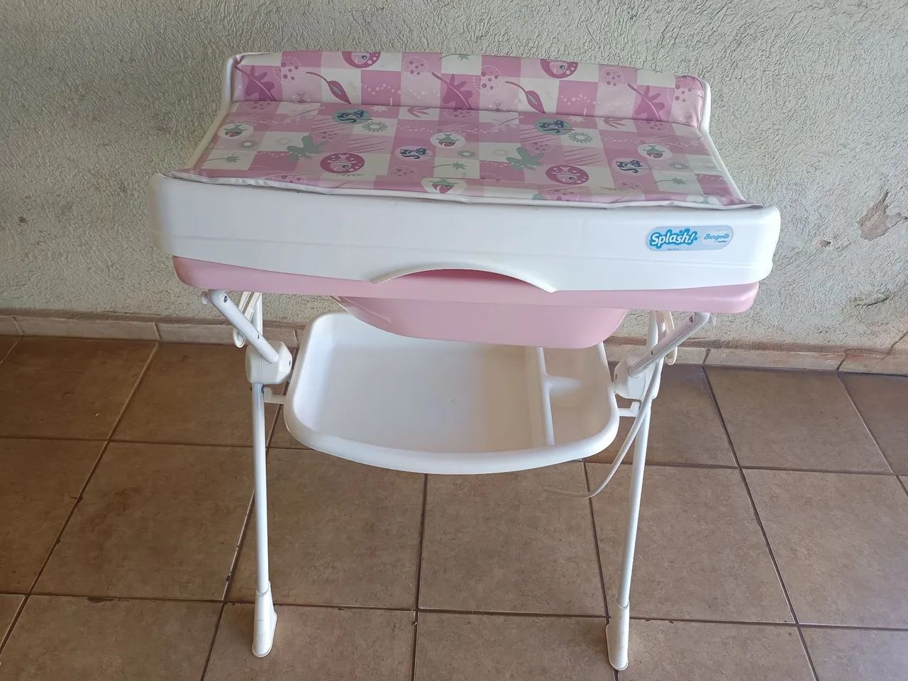 Banheira com suporte e trocador , porta objetos 