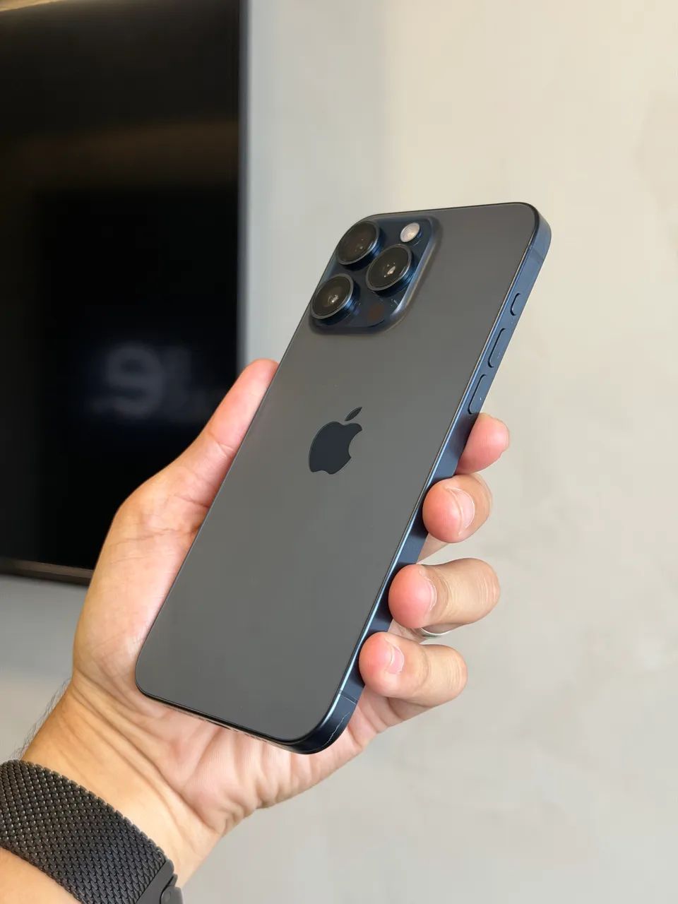 iPhone 15 Pro Max 256gb Seminovo Excelente - Foto 3