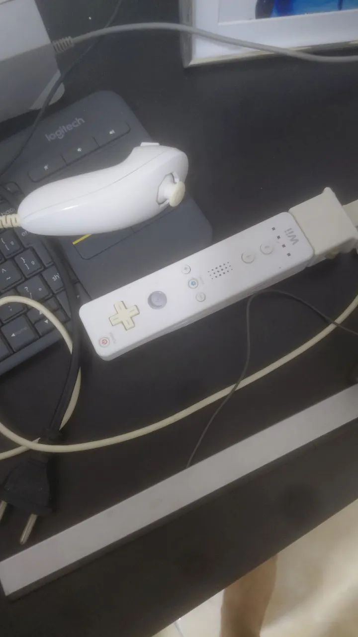 Nitendo wii desbloqueado+ cabo hdmi e suporte hdmi, controle e sensor - Foto 3