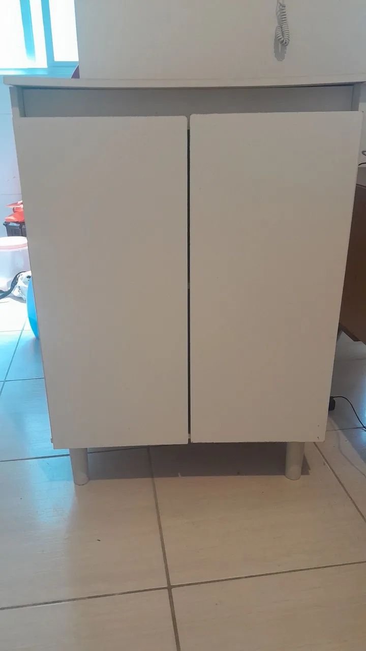 Armário multiuso 
