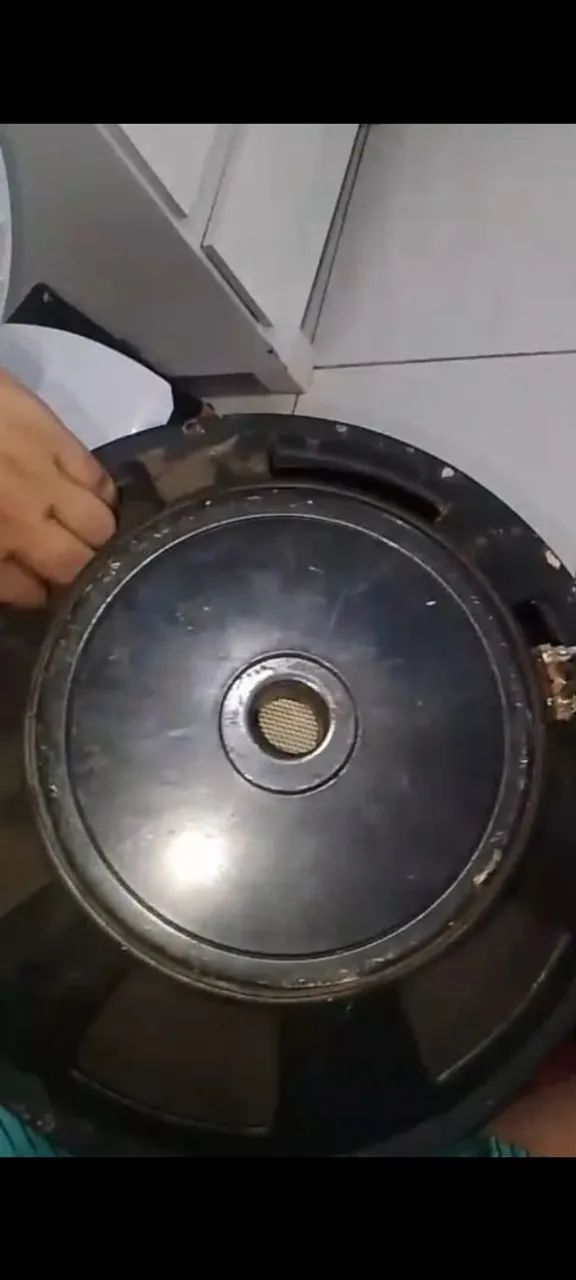 Dois Grave da mesma marca de 15 polegadas 350 RMS pegando tudo normal  - Foto 2
