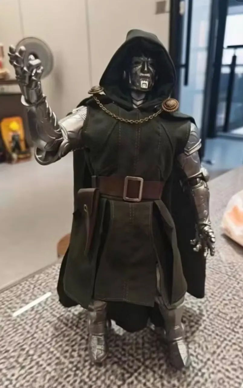 Action Figure 1/6 dr Doom - Foto 2