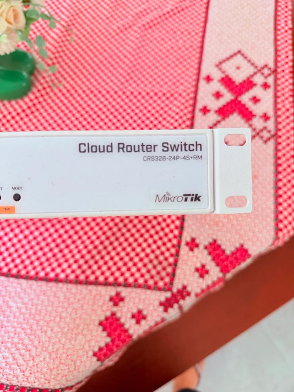 Cloud router switch - Mikrotik CRS328-24P-4S-RM