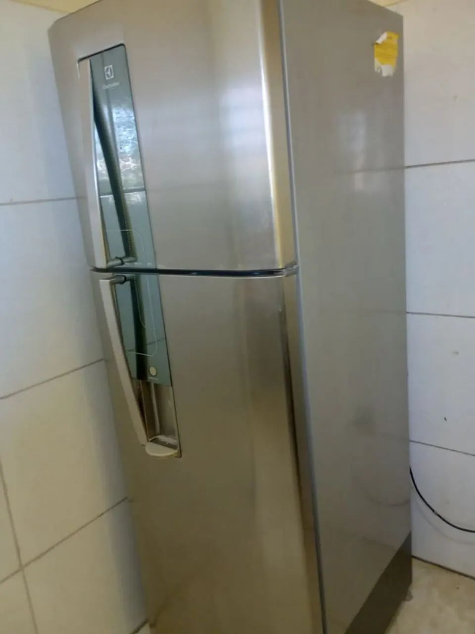 Geladeira em ótimo estado 